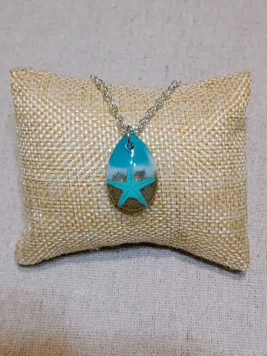 Beach Resin Pendant Necklace – Starfish & Spiral Shell